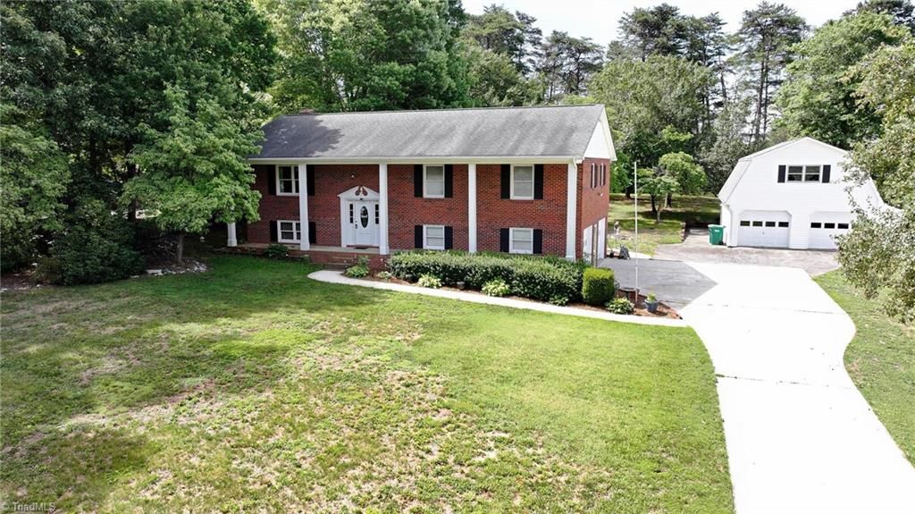 436 Forest Creek Drive, Winston-salem, NC 27107
