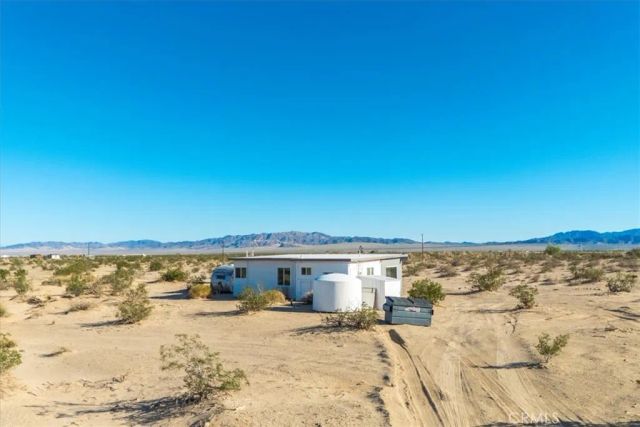 84753 Eddie Albert, 29 Palms, CA 92277