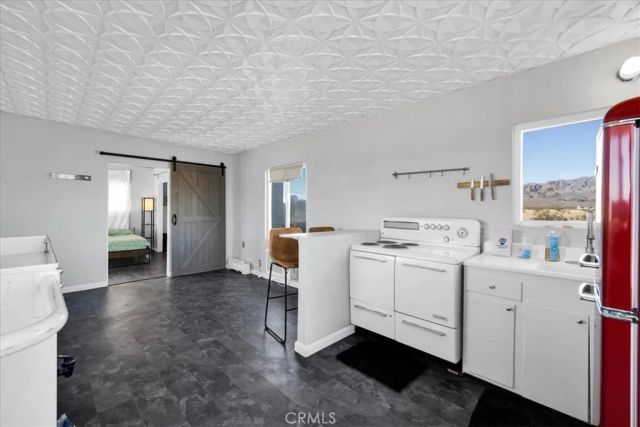 84753 Eddie Albert, 29 Palms, CA 92277