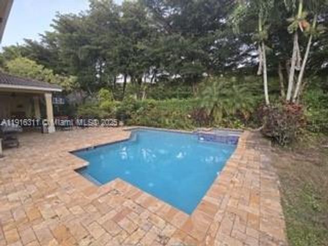 2019 Harbor View Cir, Weston, FL 33327