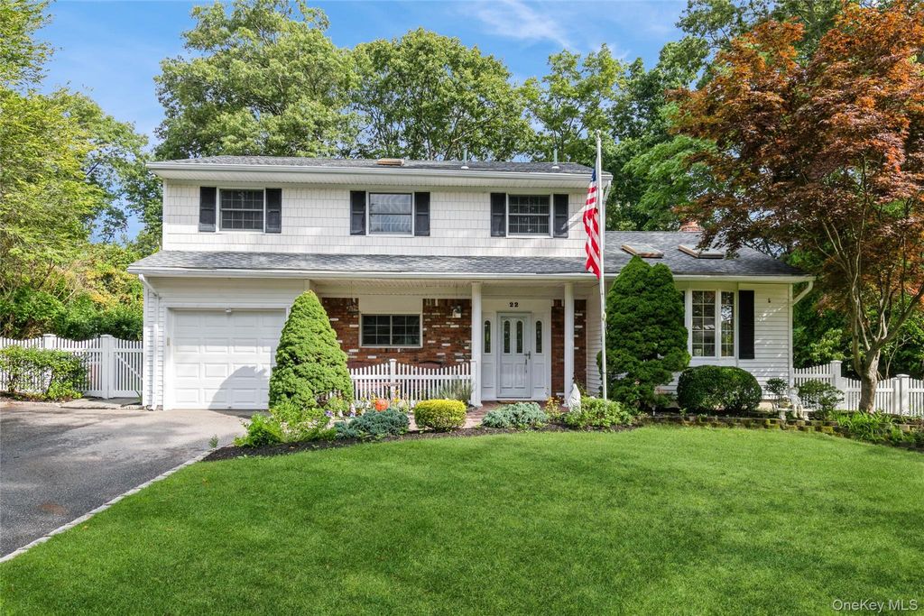 22 Sheryl Crescent, Smithtown, NY 11787 — exterior
