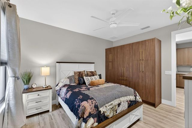 26321 AVENIDA LAS COLINAS, Howey In The Hills, FL 34737