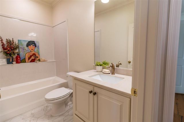 5822 Lakeview Lane, Lake Charles, LA 70605