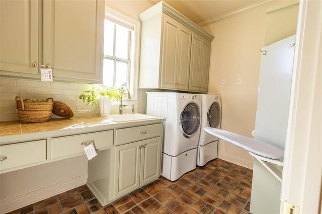 5822 Lakeview Lane, Lake Charles, LA 70605