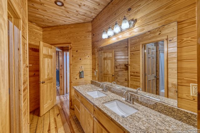 241 Mountain Laurel, Concan, TX 78838