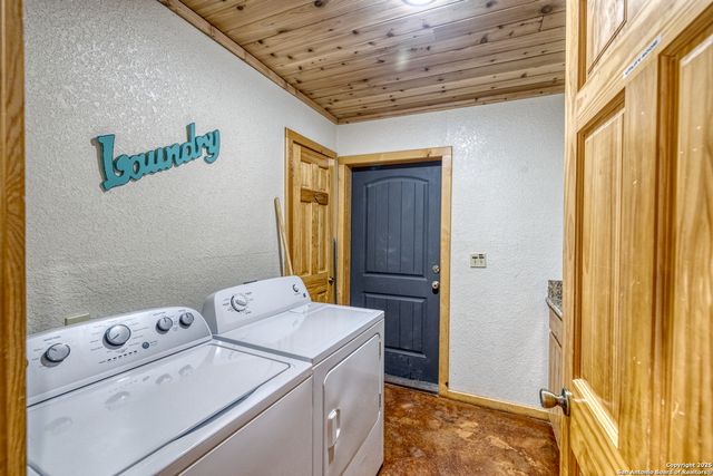 241 Mountain Laurel, Concan, TX 78838