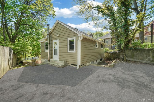 65 Woodlawn Road, Rocky Point, NY 11778