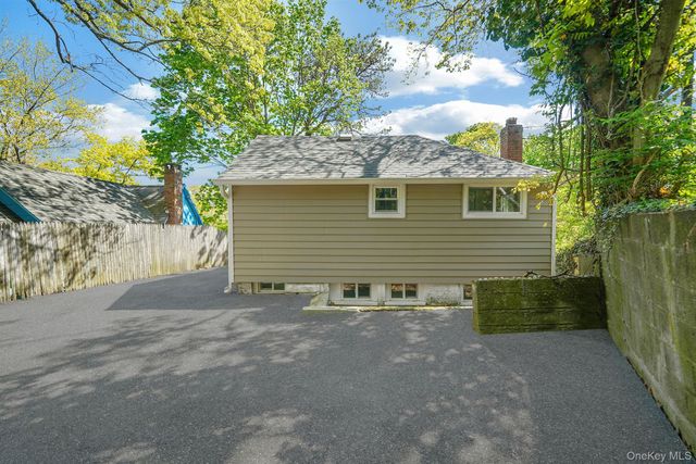 65 Woodlawn Road, Rocky Point, NY 11778