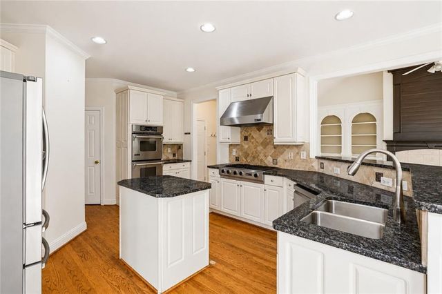 2059 Fairhill Lane NW, Marietta, GA 30064