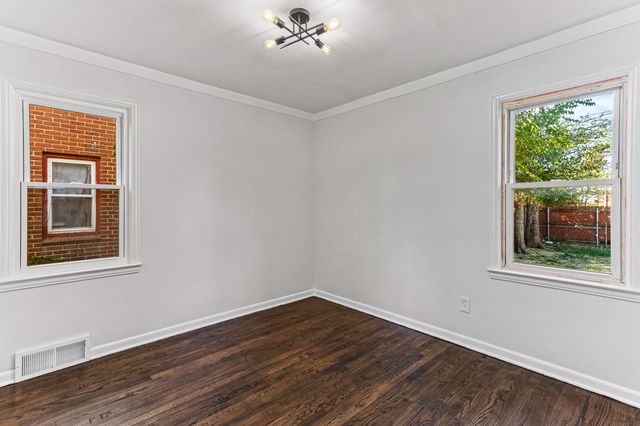 19711 Mansfield Street, Detroit, MI 48235