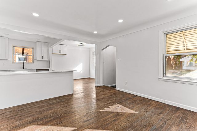 19711 Mansfield Street, Detroit, MI 48235