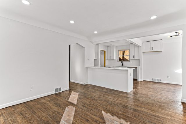 19711 Mansfield Street, Detroit, MI 48235