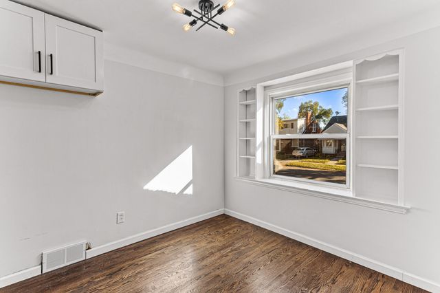 19711 Mansfield Street, Detroit, MI 48235