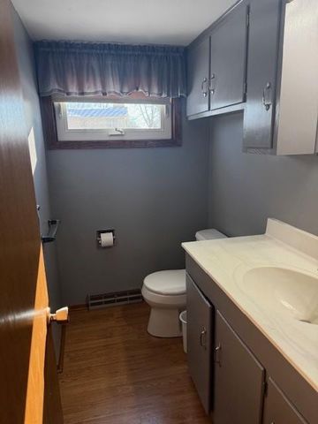 311 Meredith Road, Albert Lea, MN 56007