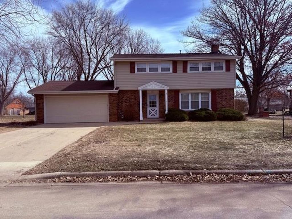 311 Meredith Road, Albert Lea, MN 56007