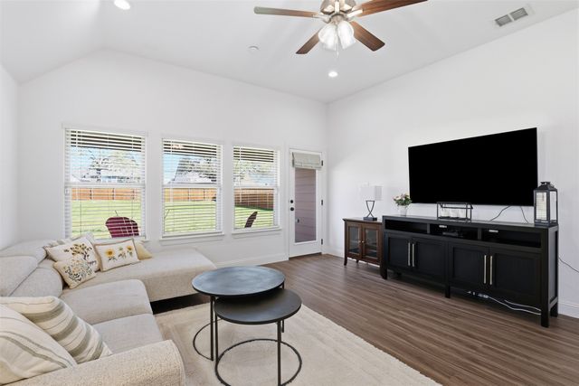 1101 Springfield Road, Springtown, TX 76082