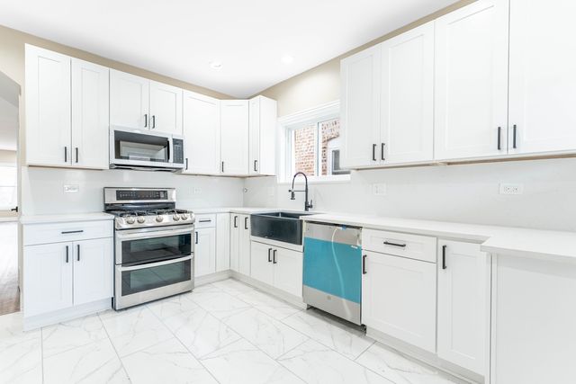 2234 Gunderson Avenue, Berwyn, IL 60402