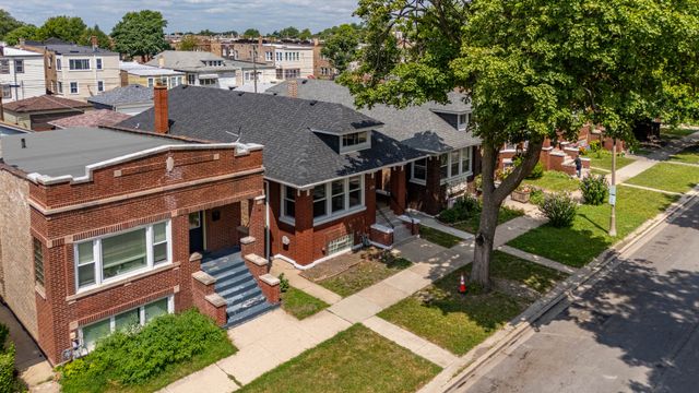 2234 Gunderson Avenue, Berwyn, IL 60402