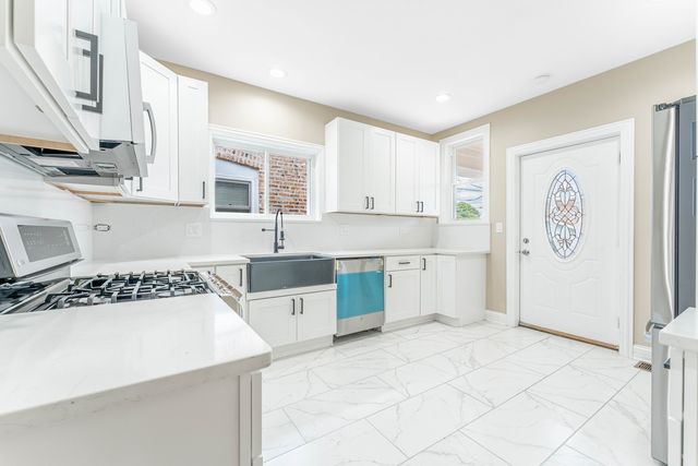 2234 Gunderson Avenue, Berwyn, IL 60402