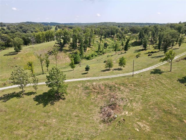 73 New London Gravel Road, Hannibal, MO 63401