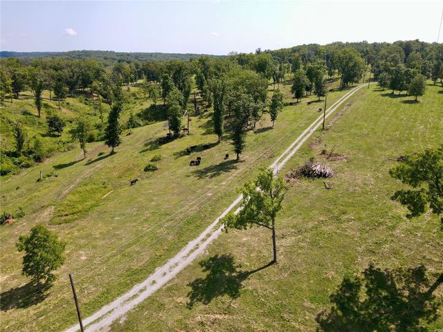 73 New London Gravel Road, Hannibal, MO 63401