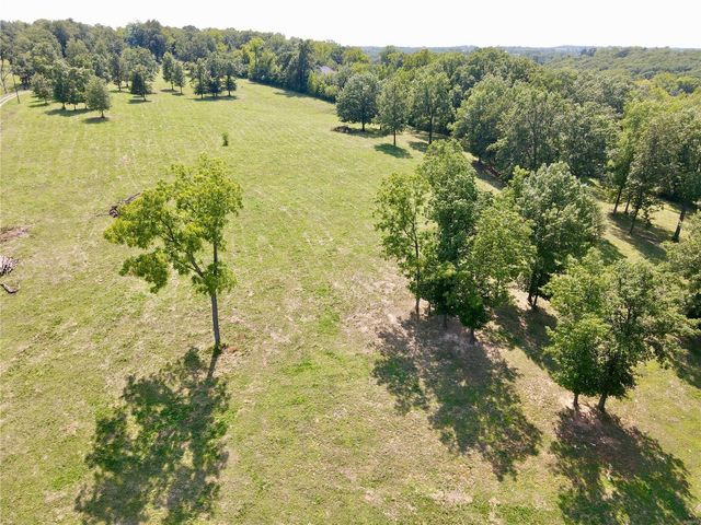 73 New London Gravel Road, Hannibal, MO 63401