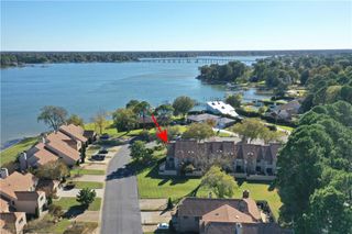 4286 Hatton Point LN, Portsmouth, VA 23703