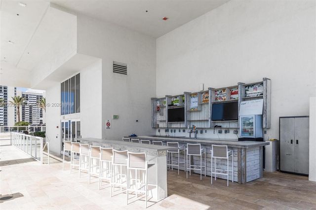 1830 S Ocean Drive 907, Hallandale Beach, FL 33009