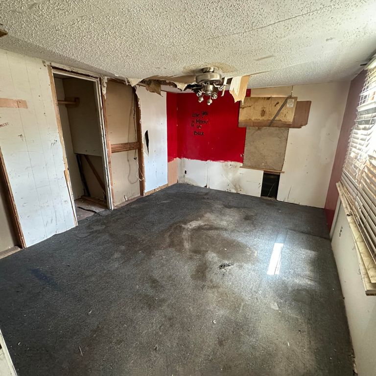 Image 5 of property listing at 417 E 42nd Street, San Angelo, TX 76903