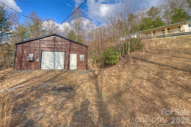 3 Altapass Trail, Spruce Pine, NC 28777
