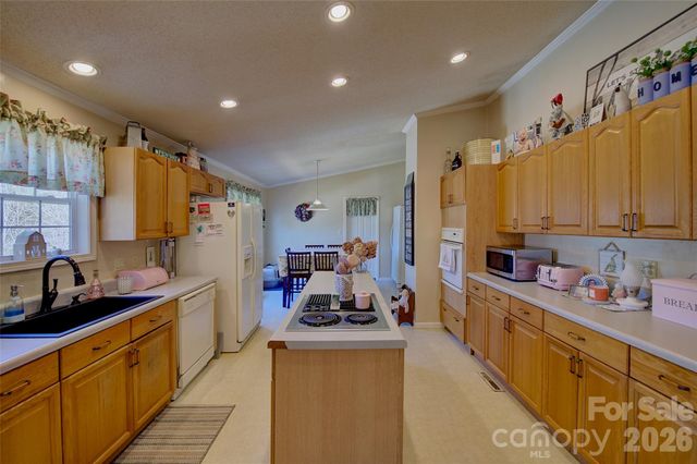 3 Altapass Trail, Spruce Pine, NC 28777