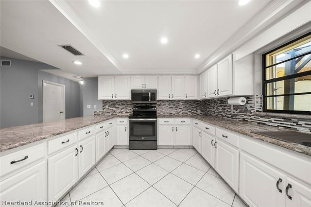111 Murray Court NW, Lake Placid, FL 33852