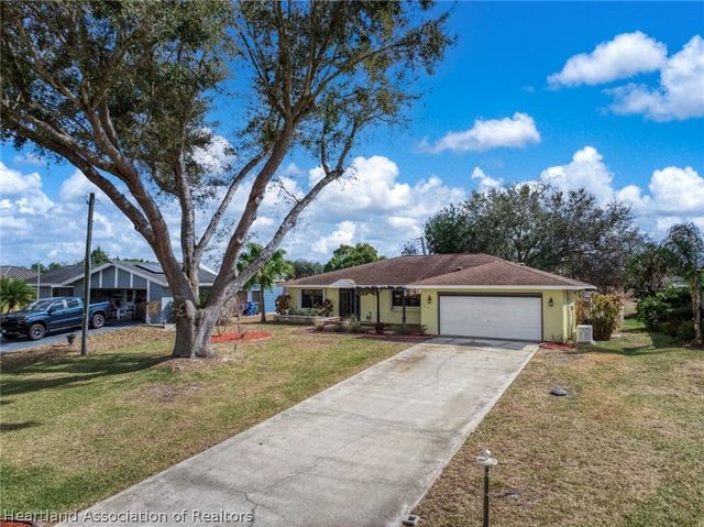 111 Murray Court NW, Lake Placid, FL 33852