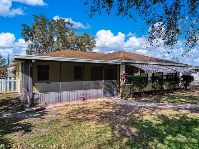 111 Murray Court NW, Lake Placid, FL 33852