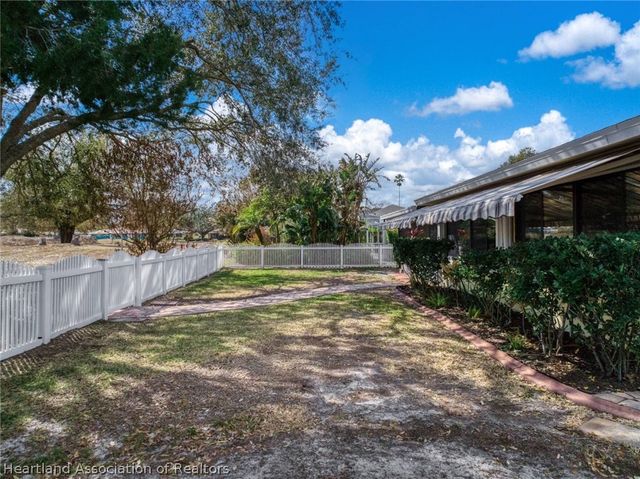 111 Murray Court NW, Lake Placid, FL 33852
