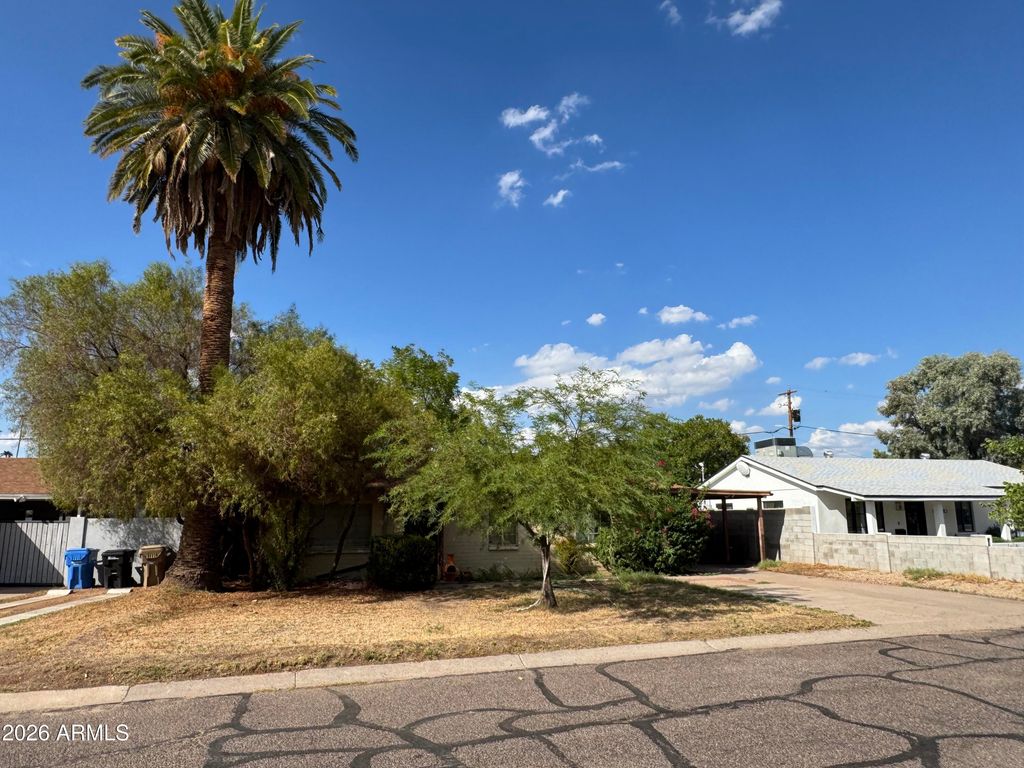 3516 E AMELIA Avenue, Phoenix, AZ 85018 — photo 3