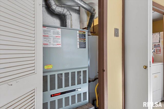 734 EVERGREEN Drive, Chatham, IL 62629