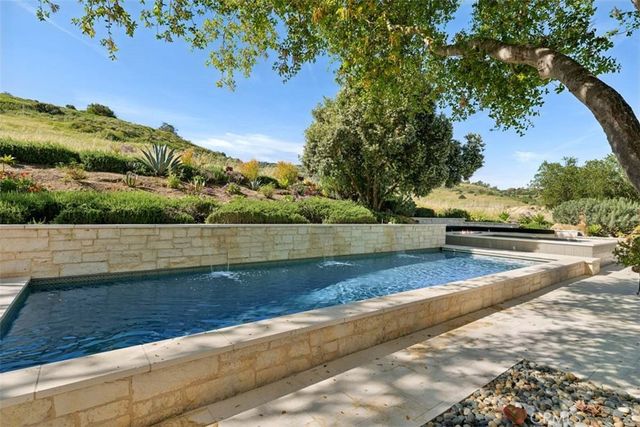 25 Golden Eagle, Irvine, CA 92603