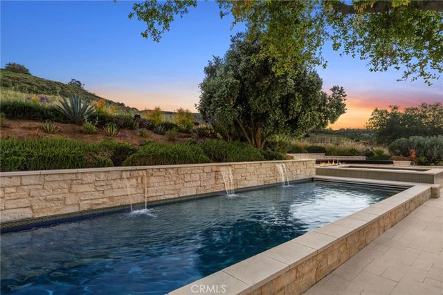 25 Golden Eagle, Irvine, CA 92603