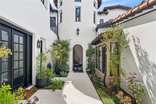 25 Golden Eagle, Irvine, CA 92603