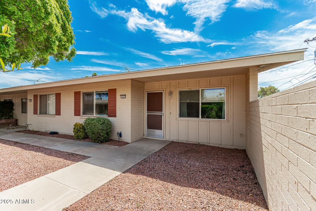10523 W COGGINS Drive, Sun City, AZ 85351