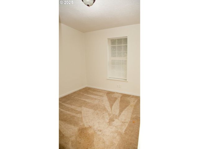 28 S GEE CREEK Loop, Ridgefield, WA 98642