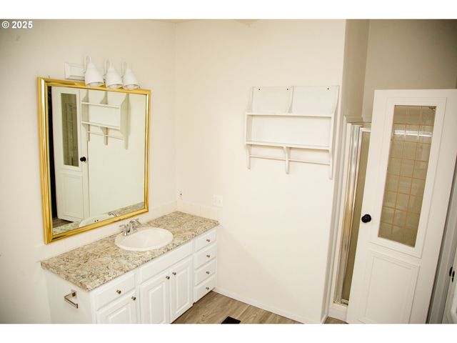 28 S GEE CREEK Loop, Ridgefield, WA 98642