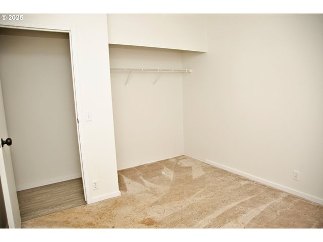 28 S GEE CREEK Loop, Ridgefield, WA 98642