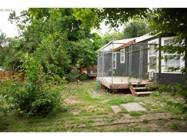 28 S GEE CREEK Loop, Ridgefield, WA 98642