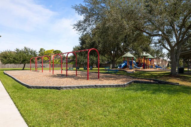 2408 Sawgrass Court, League City, TX 77573