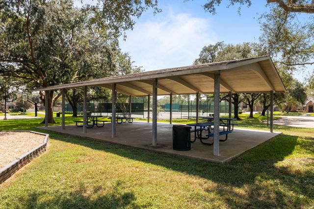 2408 Sawgrass Court, League City, TX 77573