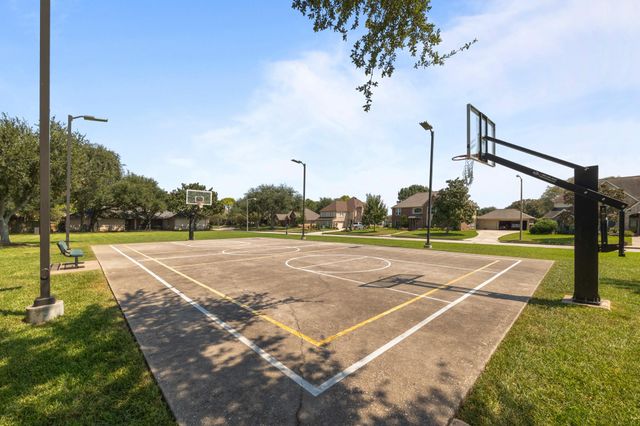 2408 Sawgrass Court, League City, TX 77573