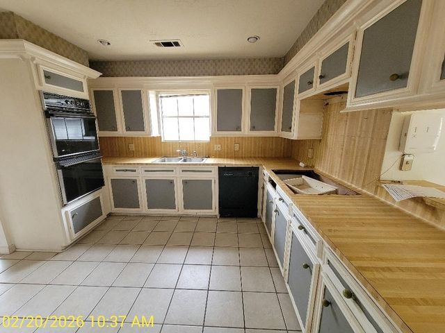 449 Stephen F Austin Drive, Conroe, TX 77302