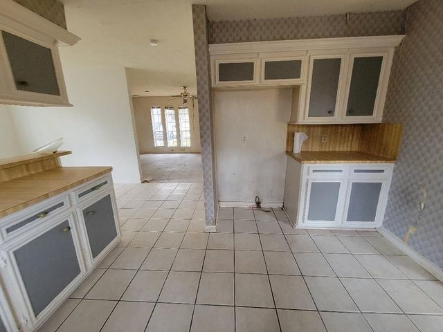 449 Stephen F Austin Drive, Conroe, TX 77302